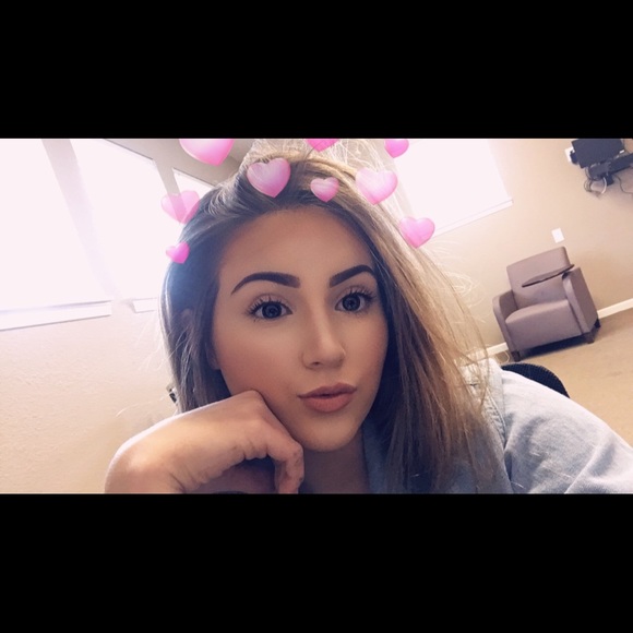 Meet your Posher, Kierstyn - Picture 1 of 1